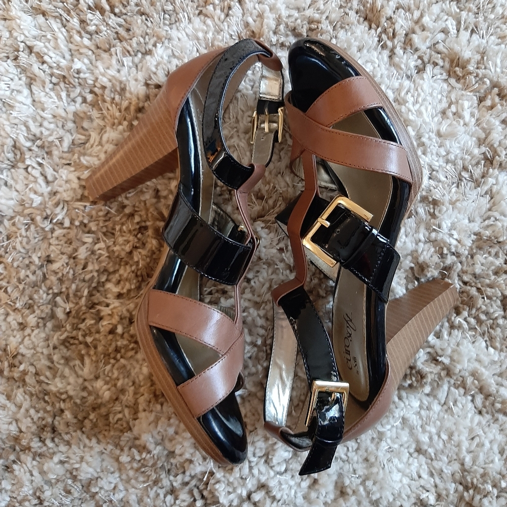 Eurosoft by Sofft Women's Black & Tan Heeled Leather Sandals Size 9M - Picture 3 of 9